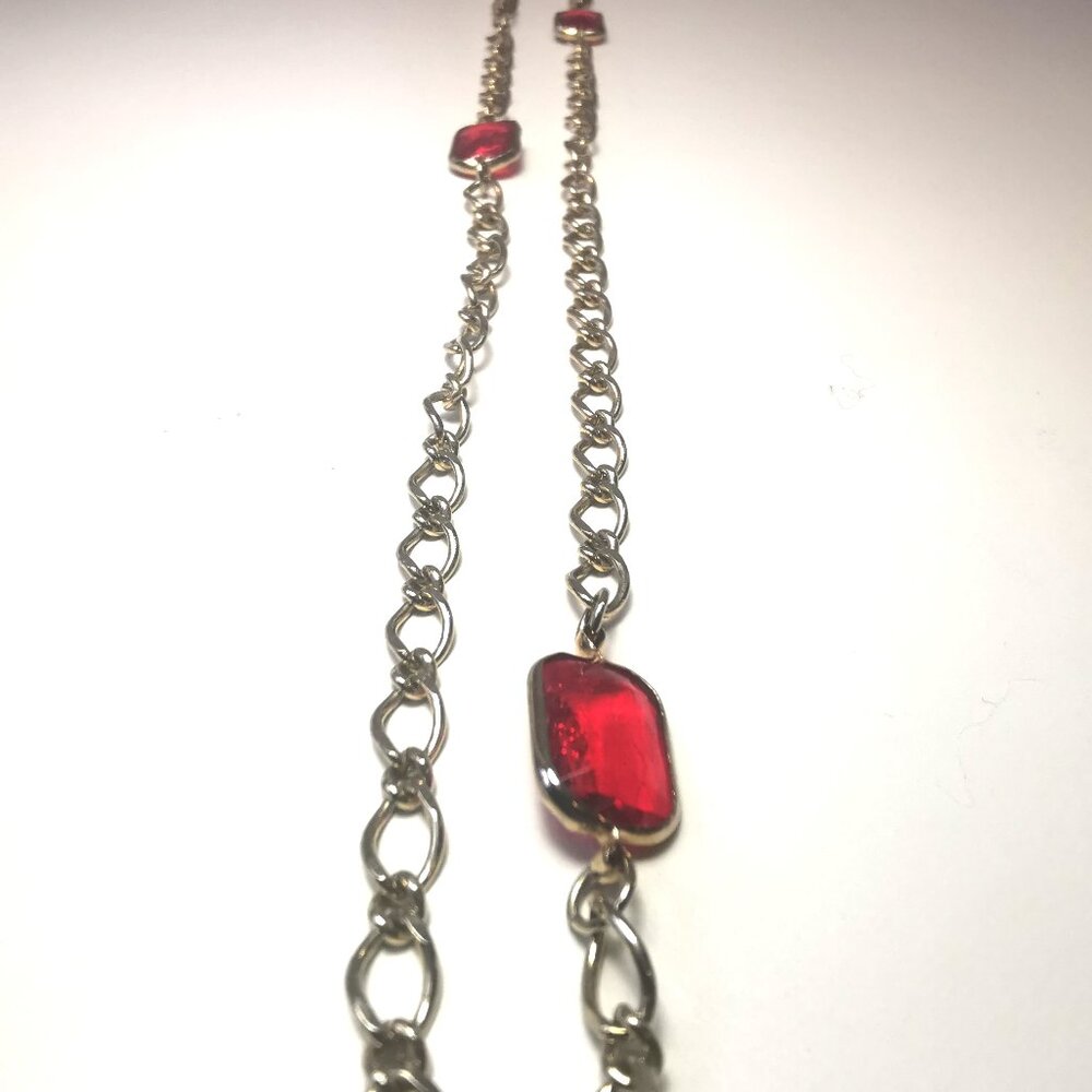 Circa 1978 Gold Tone Red Glass Station Necklace 17" Continuous Loop No Clasp